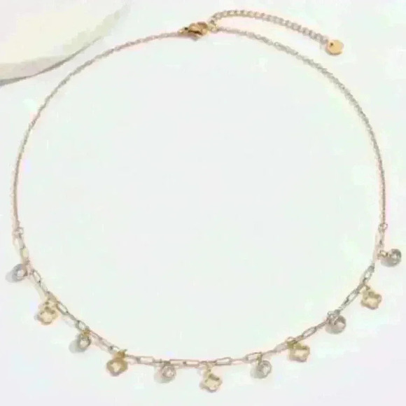 Hollow Clover Moissanite 18k Gold Filled Necklace - Picture 5 of 6
